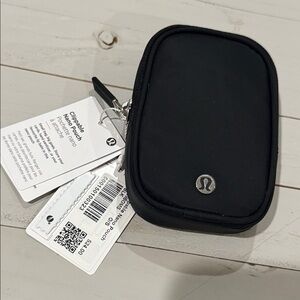 Lululemon Clippable Nano Pouch BLACK NWT